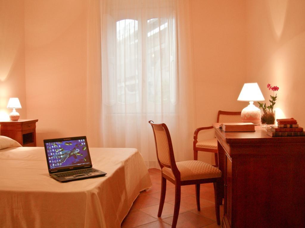 L' Antico Cortile Hotel Caserta Buitenkant foto