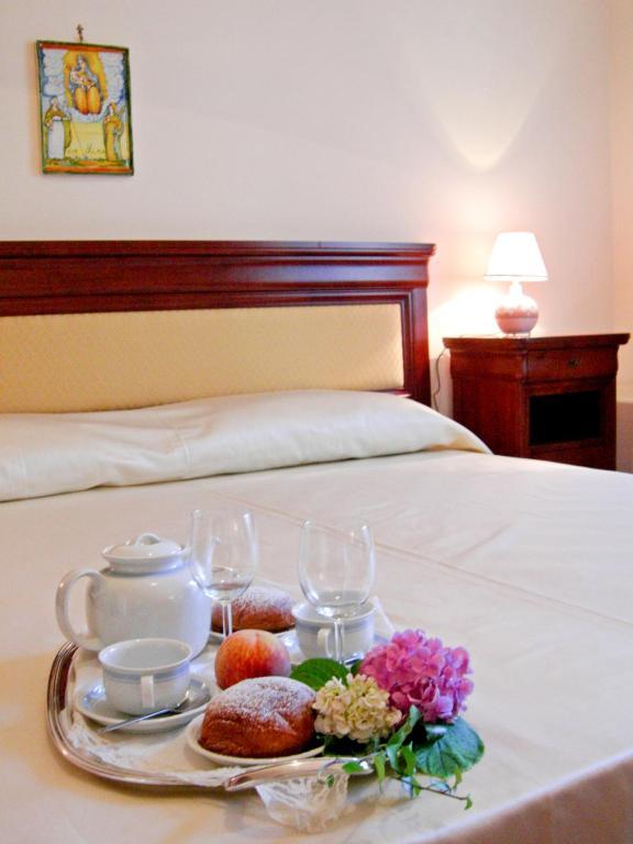L' Antico Cortile Hotel Caserta Kamer foto