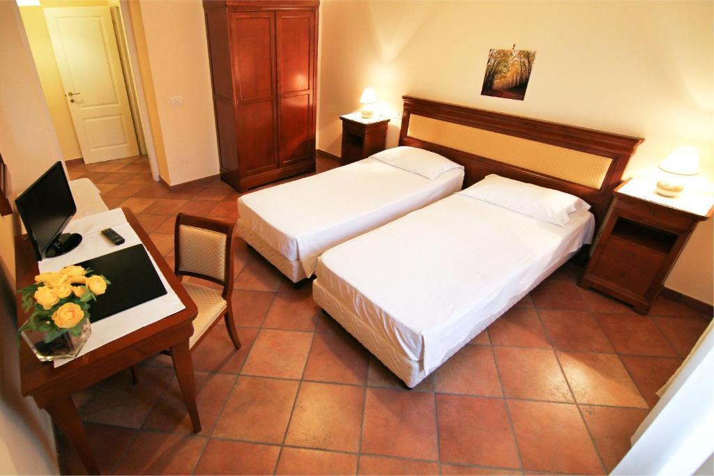 L' Antico Cortile Hotel Caserta Kamer foto