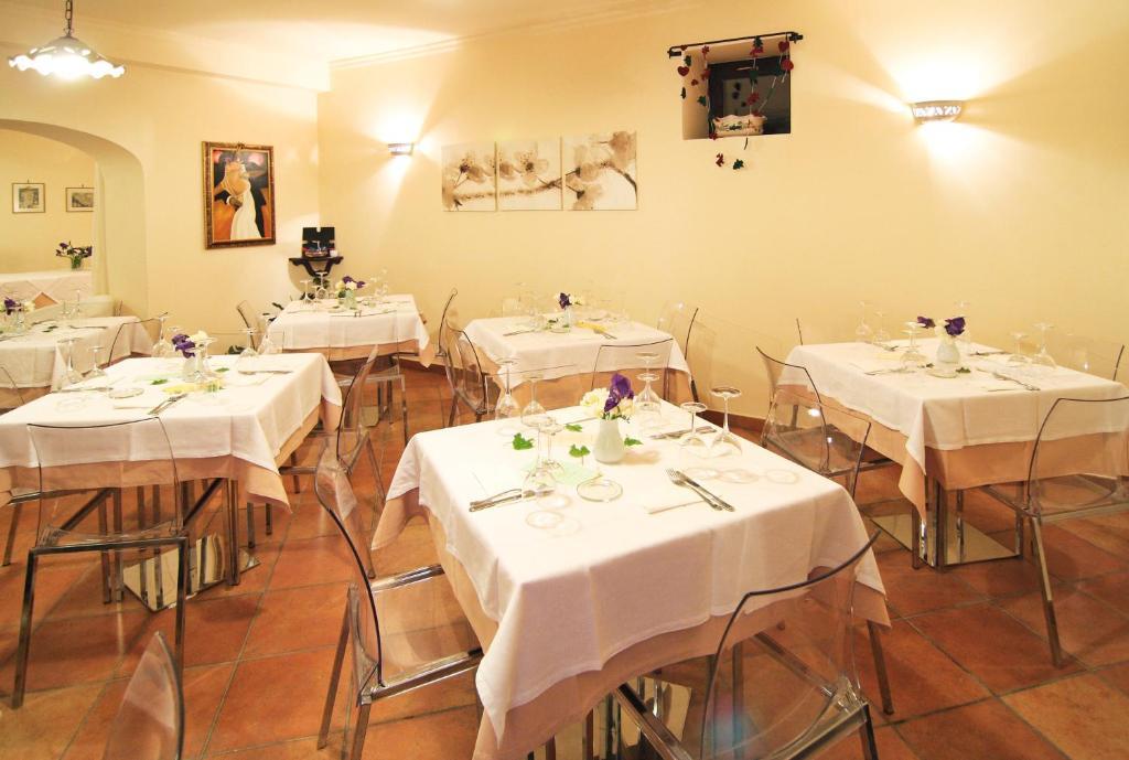 L' Antico Cortile Hotel Caserta Buitenkant foto