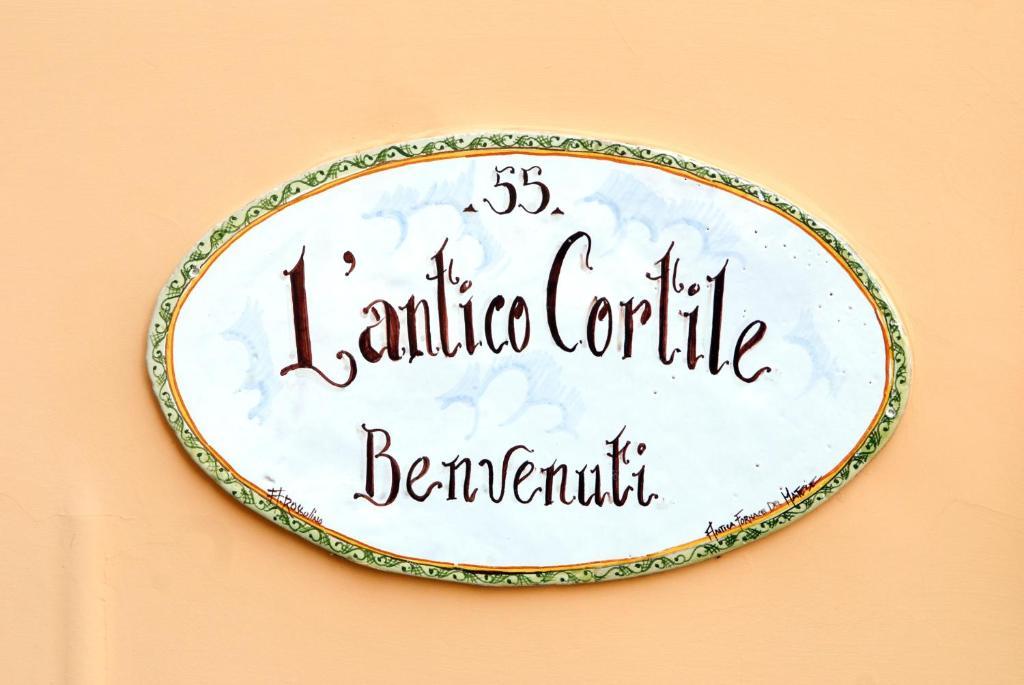L' Antico Cortile Hotel Caserta Buitenkant foto