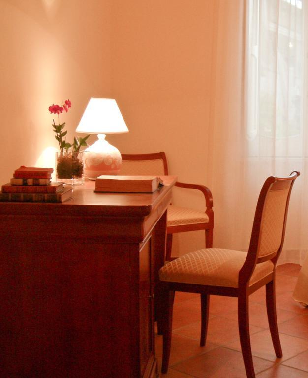 L' Antico Cortile Hotel Caserta Buitenkant foto