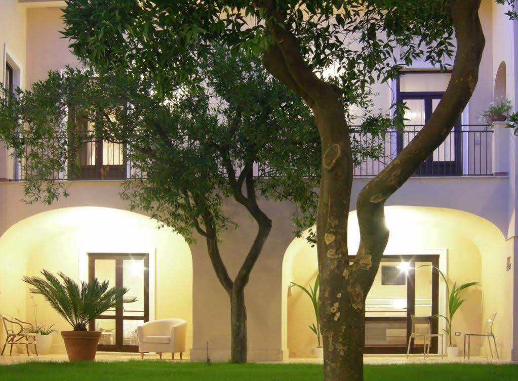 L' Antico Cortile Hotel Caserta Buitenkant foto